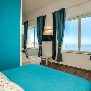https://marlove-siracusa.sicilyhotelsitaly.net